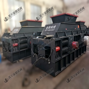 1500x1000型鹅卵石破碎机 两台大型破碎机发往新疆