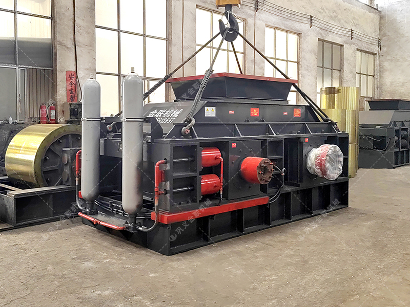 液压对辊制砂机凭什么宣称 “高产又稳定”？其耐磨技术的双重突破是关键