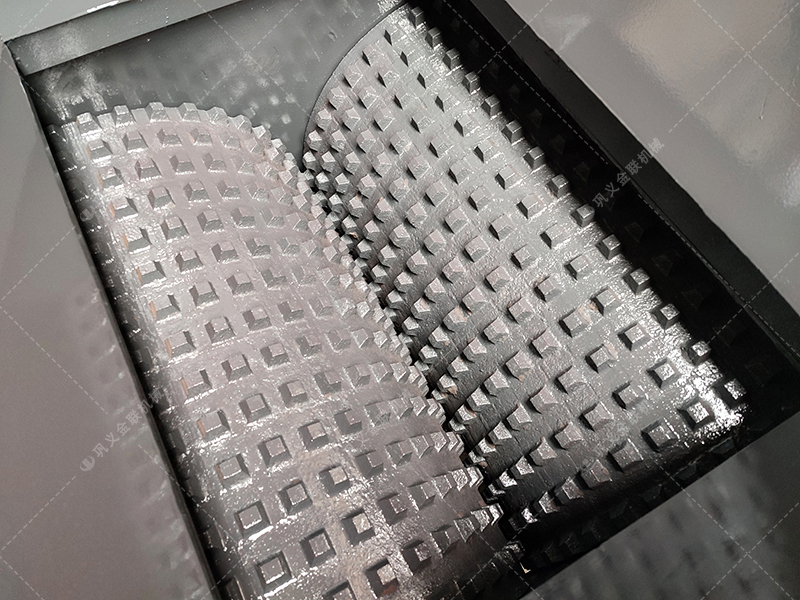 硬岩与软岩通吃,双齿辊破碎机的“牙齿”究竟有多锋利? 硬岩与软岩通吃,双齿辊破碎机的“牙齿”究竟有多锋利?