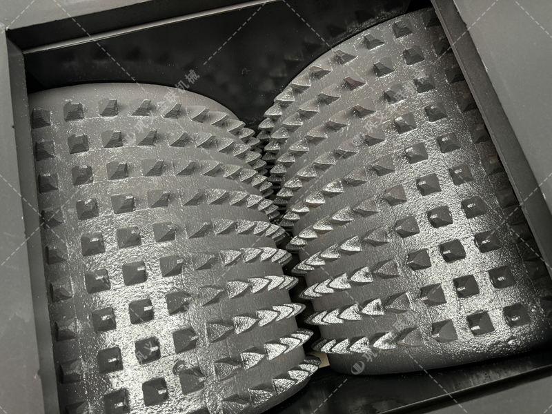 低粉化、不浪费，焦炭专用狼牙齿辊破碎机靠什么技术实现？